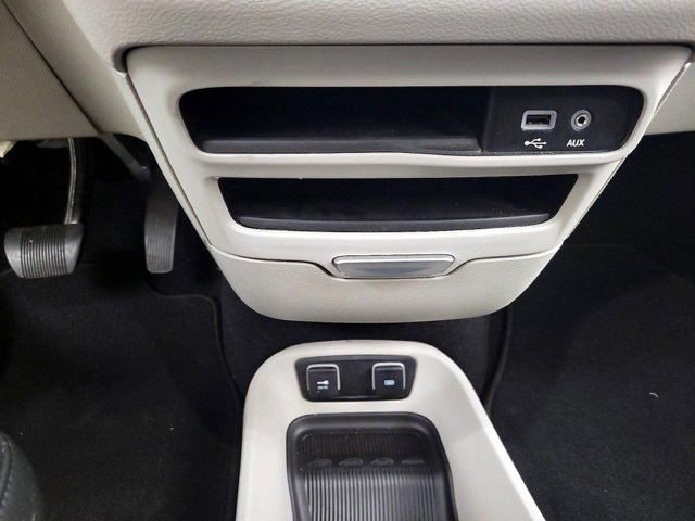 Used 2018 Chrysler Pacifica Touring-L w/ Premium Audio Group image 5