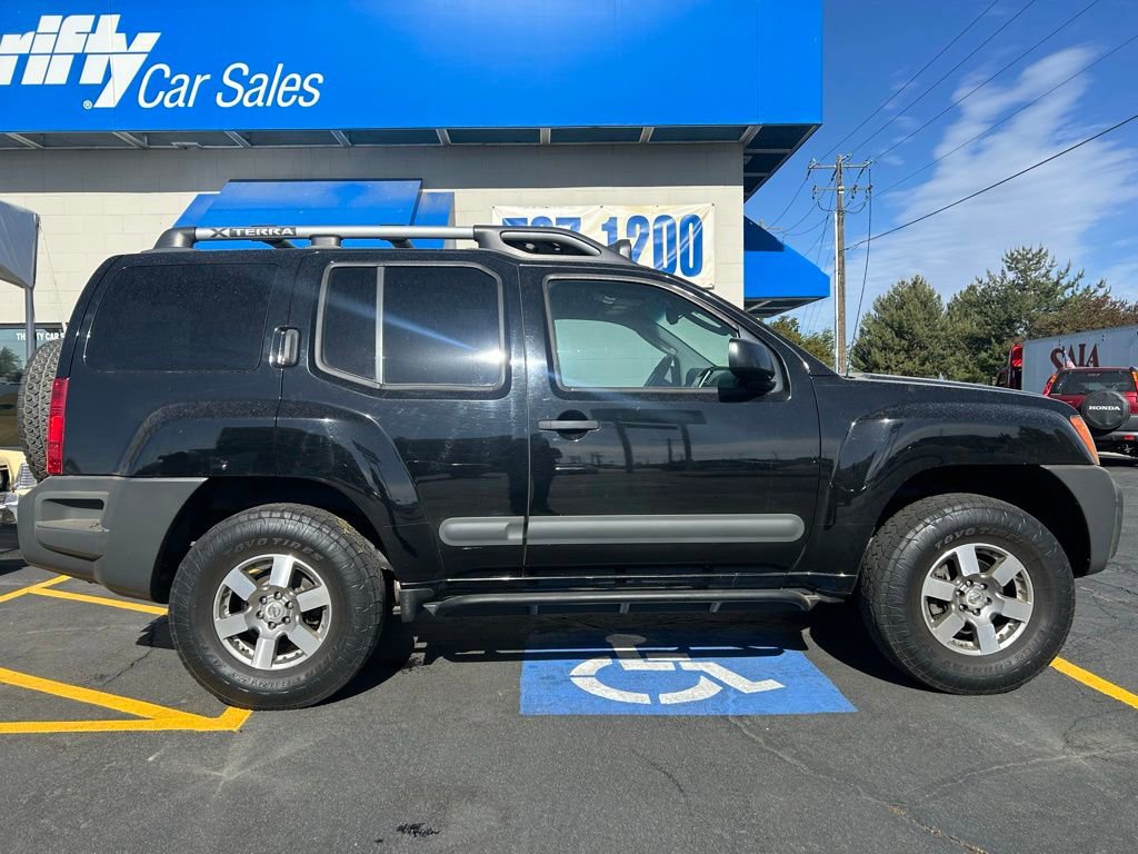 Used 2011 Nissan Xterra PRO-4X AWD/4WD image 8
