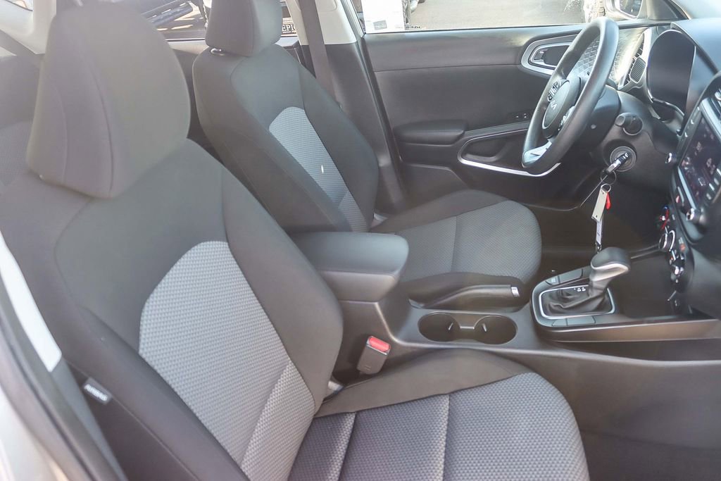 Used 2023 Kia Soul LX w/ LX Technology Package image 33
