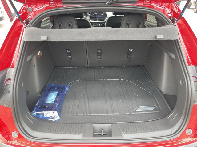 New 2026 Chevrolet Trax RS w/ Sunroof Package FWD image 23