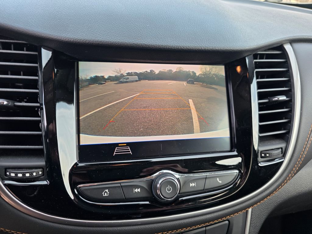 Used 2022 Chevrolet Trax LT w/ Driver Confidence Package image 18