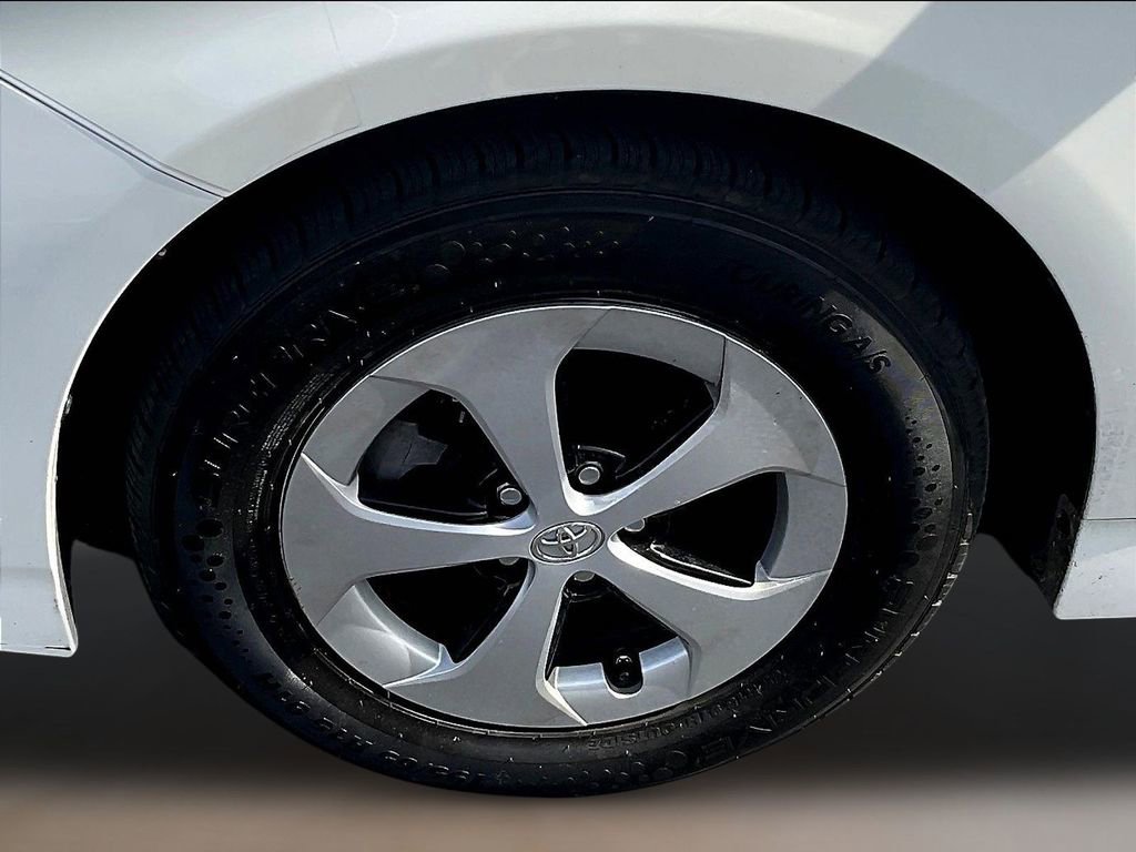 Used 2015 Toyota Prius Two FWD image 34