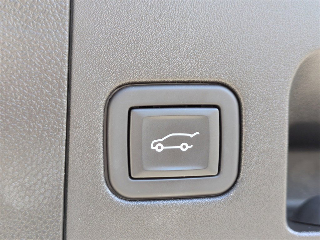 Used 2023 Cadillac XT4 Premium Luxury image 14