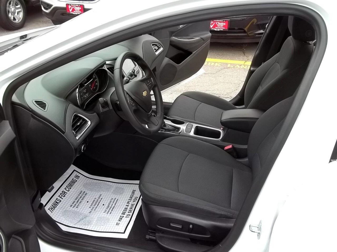 Used 2017 Chevrolet Cruze LT w/ Convenience Package image 7