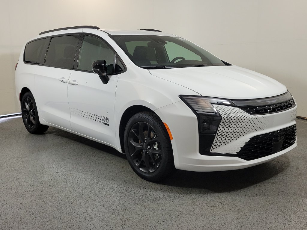 New 2027 Chrysler Pacifica Select FWD image 1
