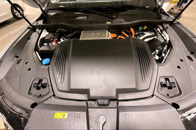 Used 2024 Audi Q8 e-tron Premium Plus w/ Premium Plus Package image 10