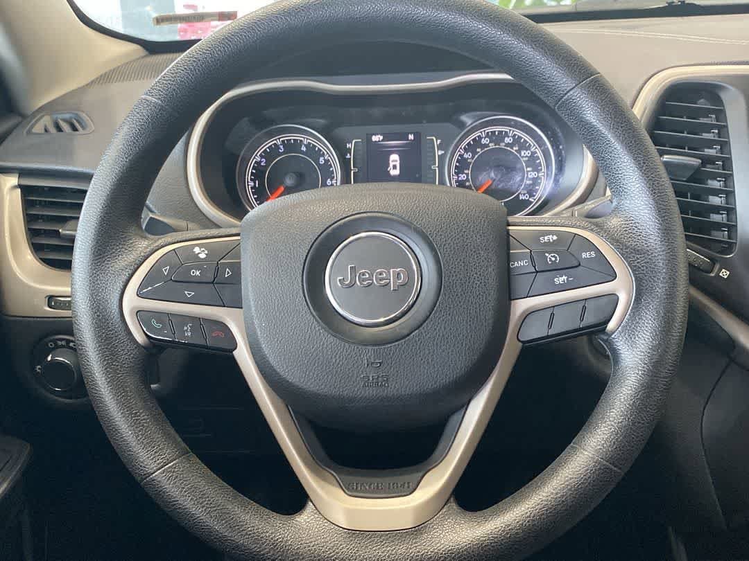Used 2015 Jeep Cherokee Sport AWD/4WD image 17