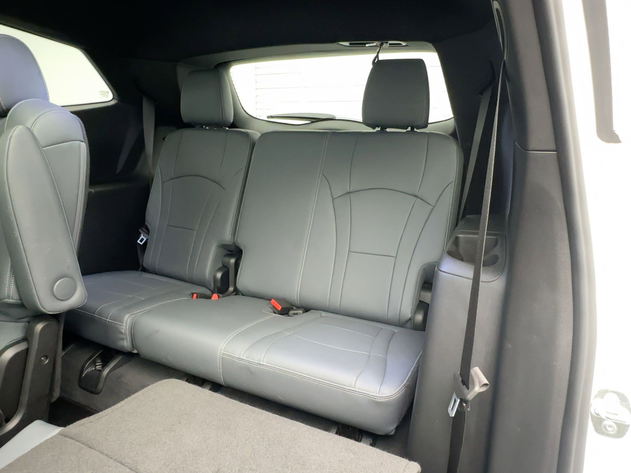 Used 2024 Buick Enclave Essence w/ Experience Buick Package image 31