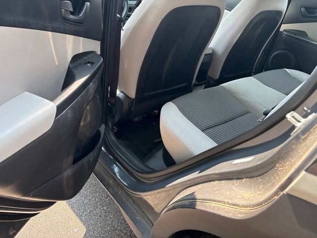 Used 2023 Hyundai Kona SE FWD image 6
