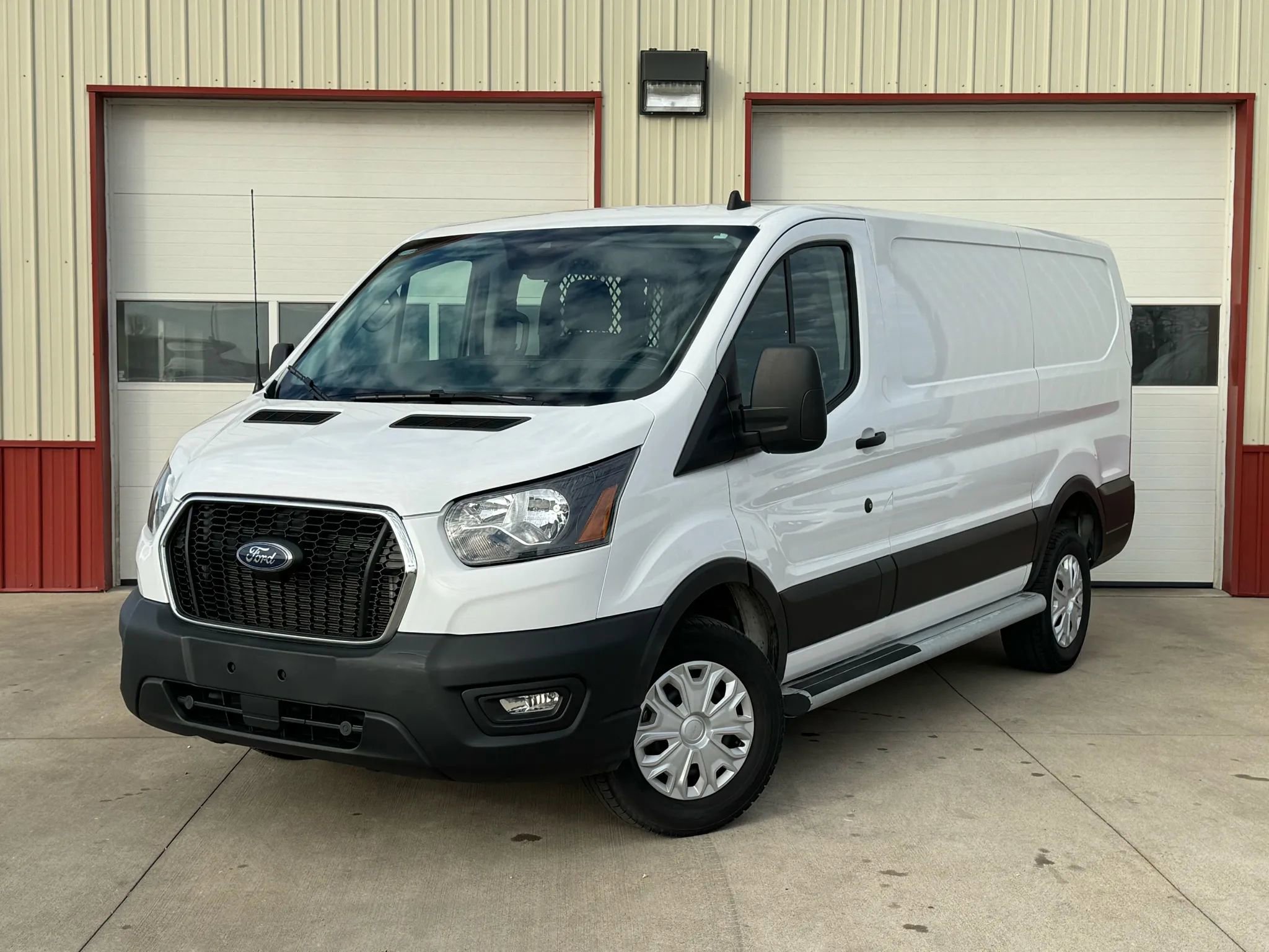 Used 2024 Ford Transit 250 Low Roof w/ Exterior Upgrade Package image 3