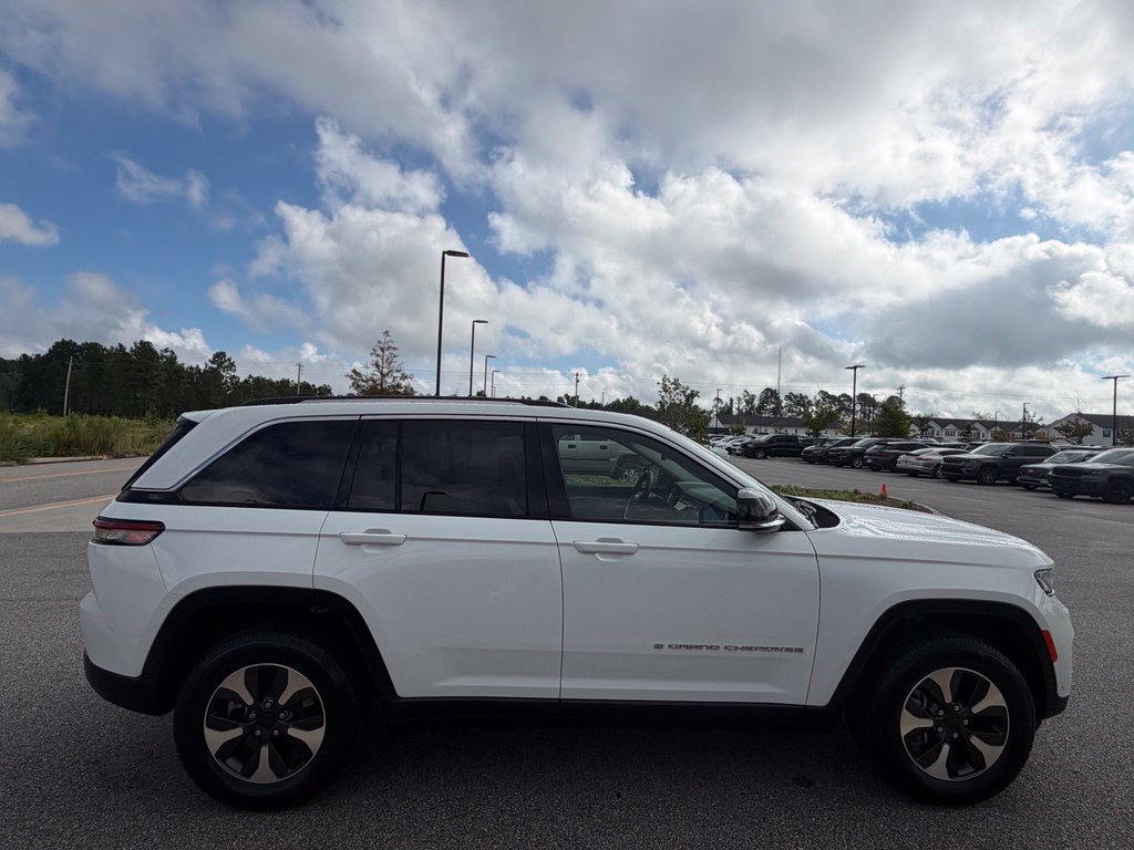 Used 2022 Jeep Grand Cherokee Limited 4xe w/ Luxury Tech Group II AWD/4WD image 23