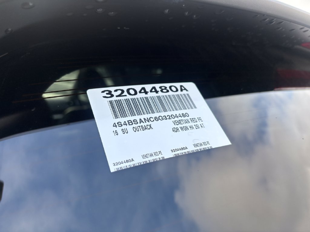 Used 2016 Subaru Outback 2.5i Limited AWD/4WD image 4