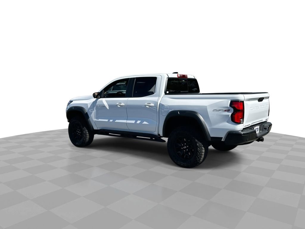 Used 2025 Chevrolet Colorado ZR2 w/ Midnight Edition AWD/4WD image 6