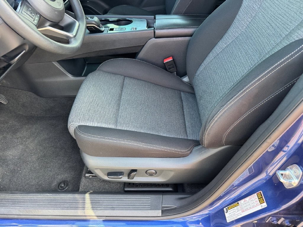 Used 2023 Nissan Rogue SV FWD image 8