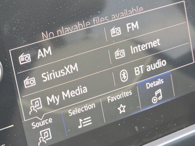 Used 2023 Volkswagen Taos SE w/ Panoramic Sunroof Package image 8