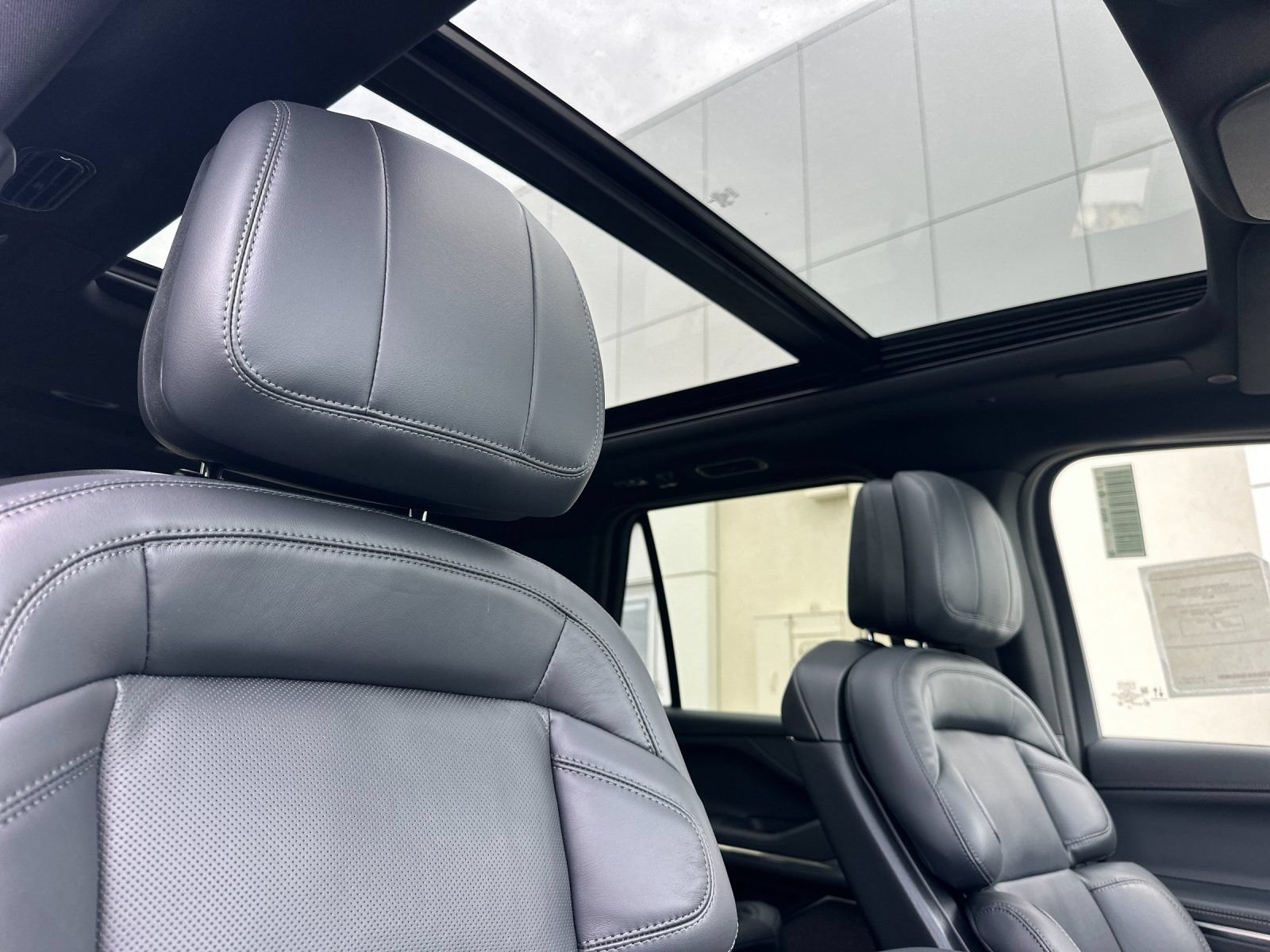 New 2027 Lincoln Navigator L Reserve w/ Jet Appearance Package AWD/4WD image 17