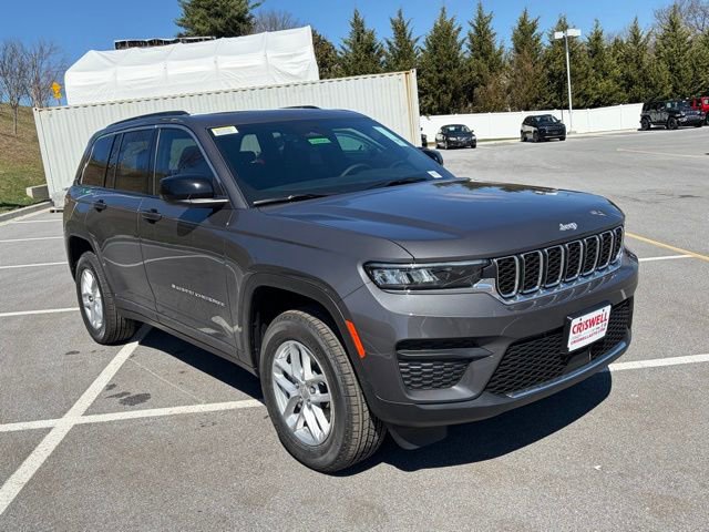New 2026 Jeep Grand Cherokee Laredo AWD/4WD image 2