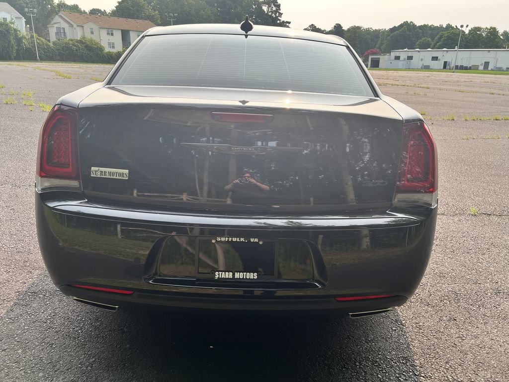 Certified 2023 Chrysler 300 Touring L w/ Safetytec Plus Group RWD image 4