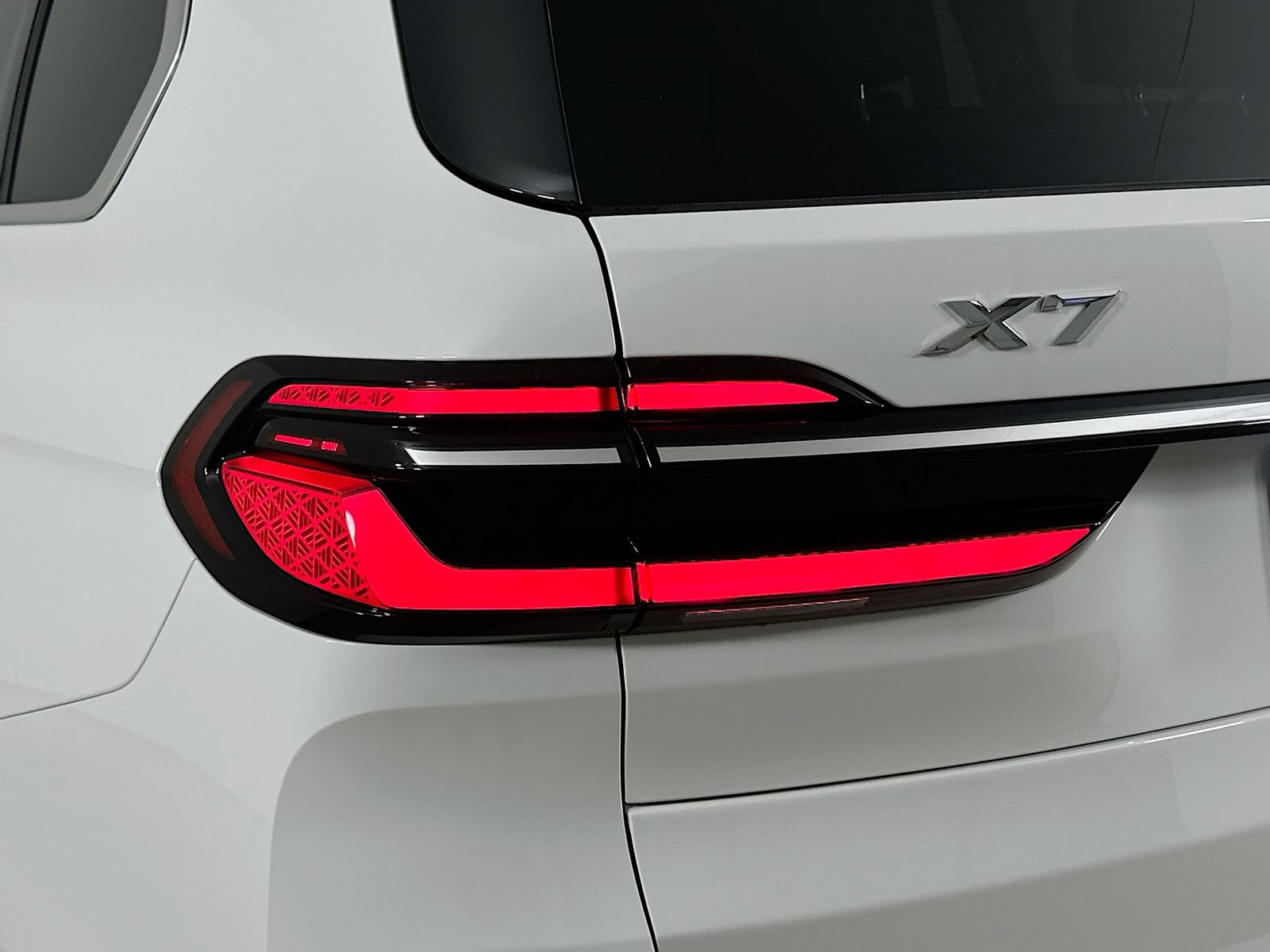 New 2027 BMW X7 xDrive40i w/ Premium Package AWD/4WD image 12