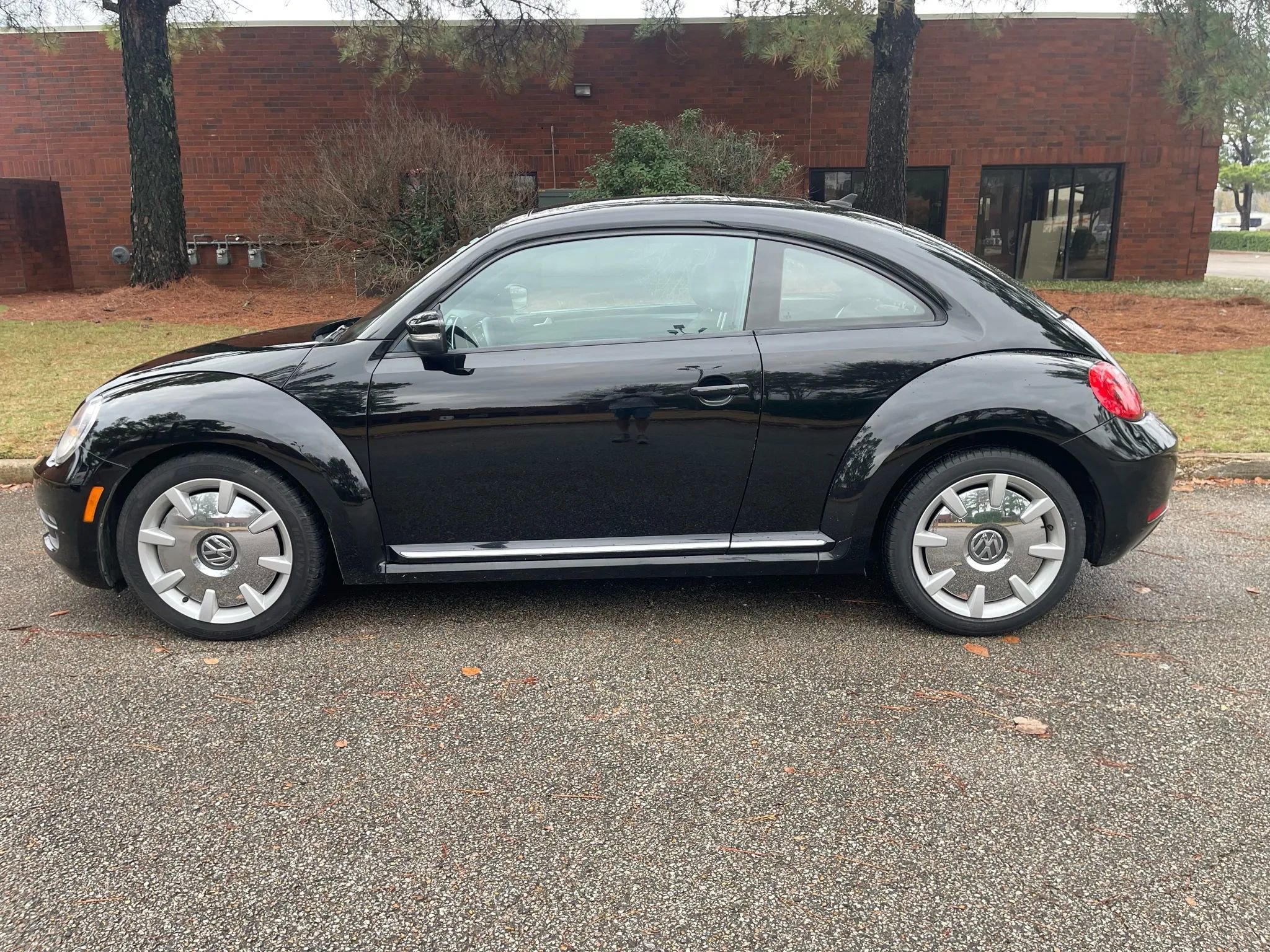 Used 2015 Volkswagen Beetle 1.8T image 2