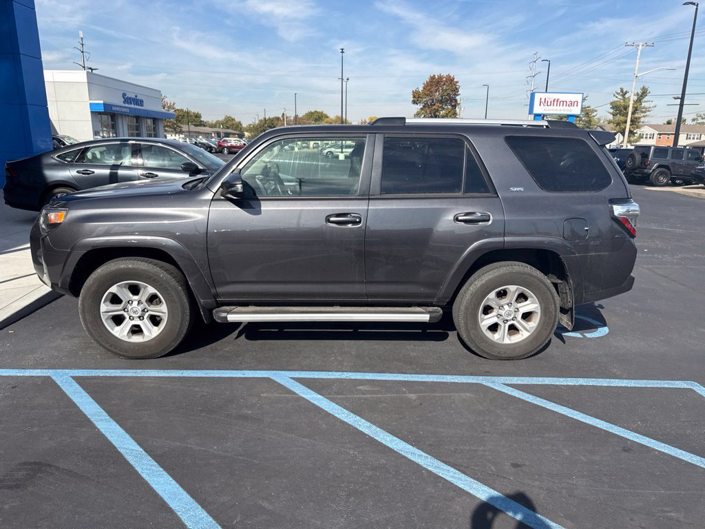 Used 2022 Toyota 4Runner SR5 Premium w/ Moonroof Package AWD/4WD image 5