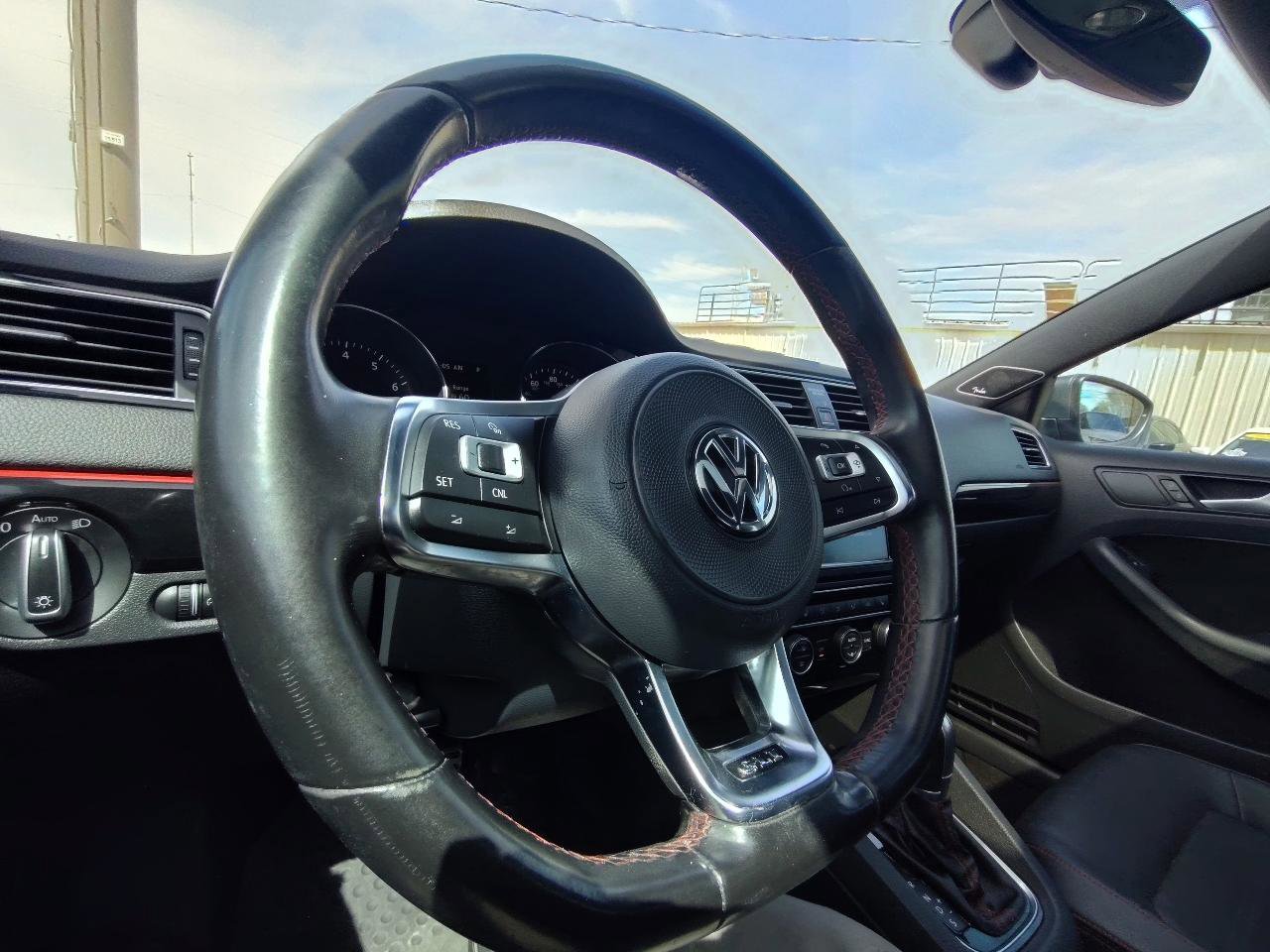 Used 2017 Volkswagen Jetta GLI FWD image 15
