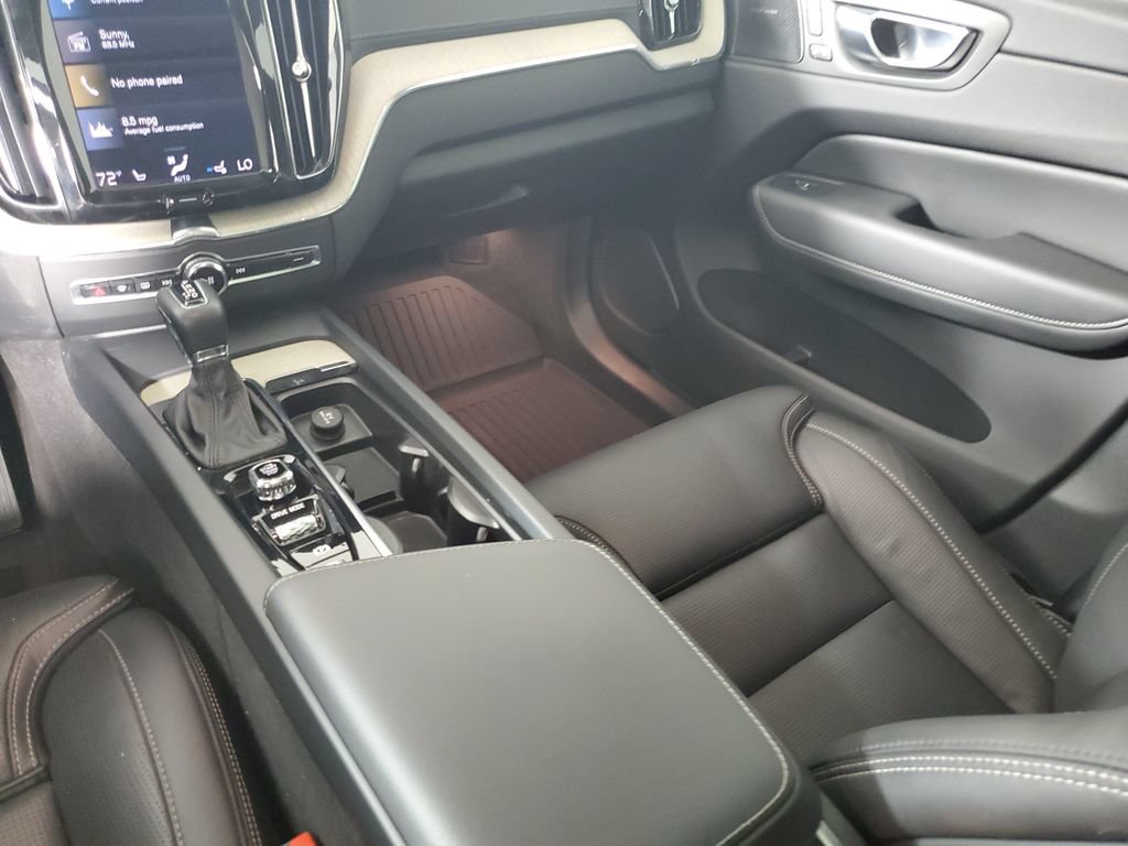 Used 2021 Volvo XC60 T5 Inscription FWD image 17