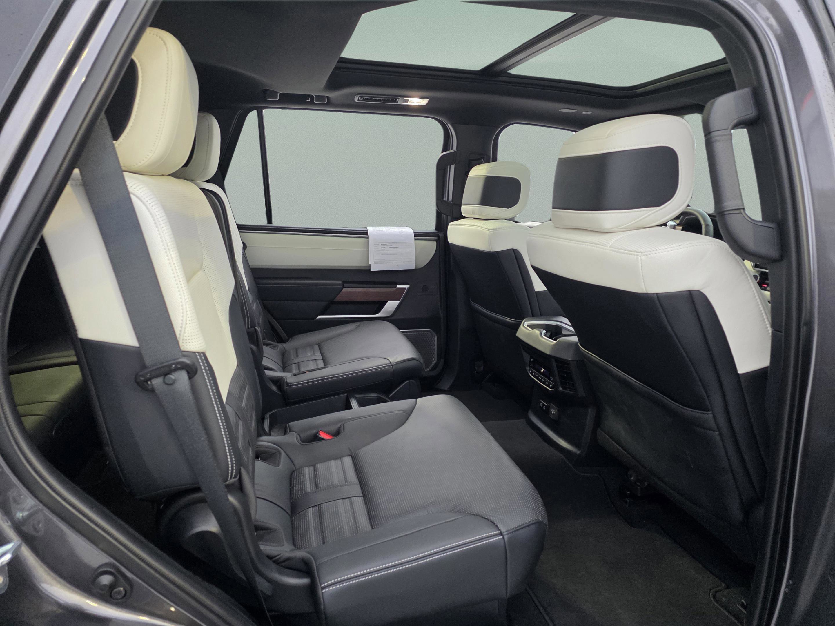 Used 2025 Toyota Sequoia Capstone image 24