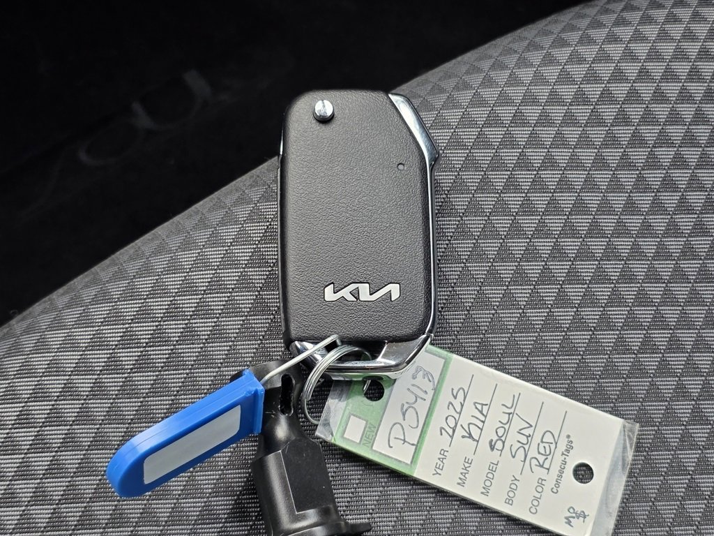 Used 2025 Kia Soul LX w/ LX Technology Package image 34