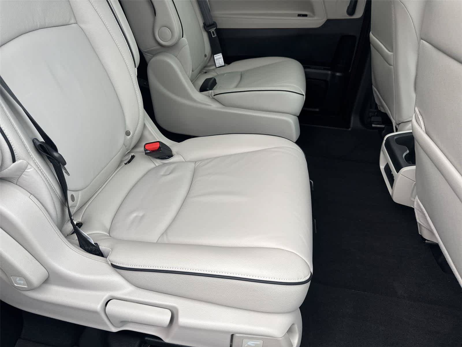 Used 2026 Honda Odyssey Touring image 17
