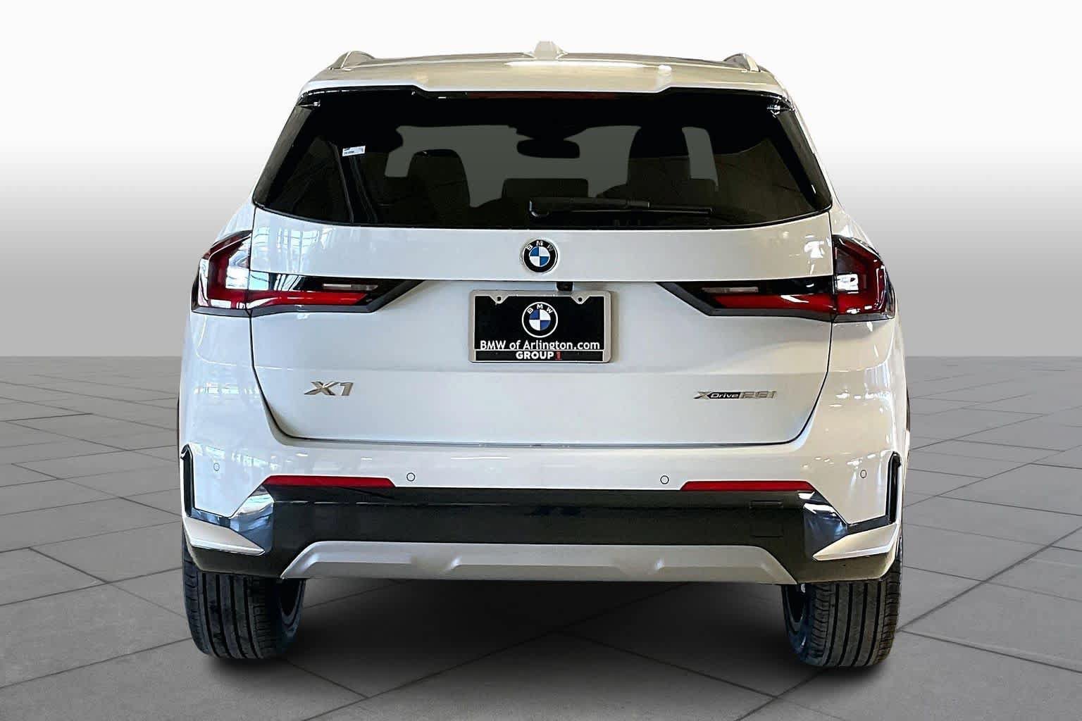 Used 2026 BMW X1 xDrive28i w/ Technology Package AWD/4WD image 4