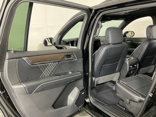 Used 2026 GMC Acadia Denali w/ Super Cruise Package AWD/4WD image 34