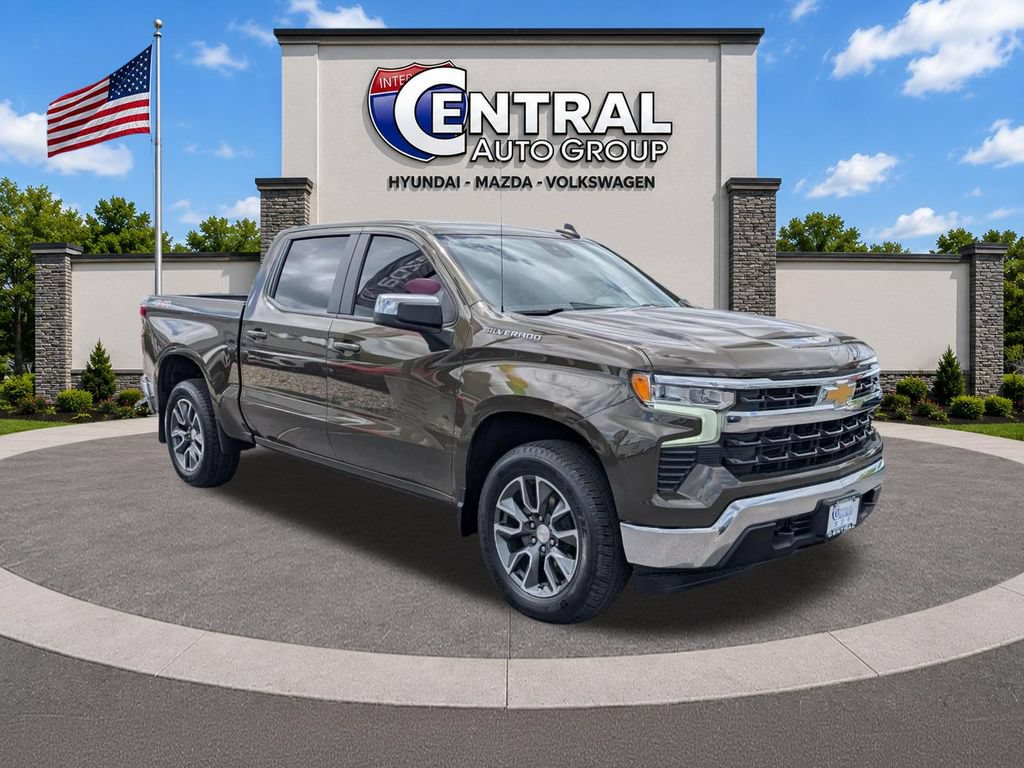 Used 2023 Chevrolet Silverado 1500 LT AWD/4WD image 1