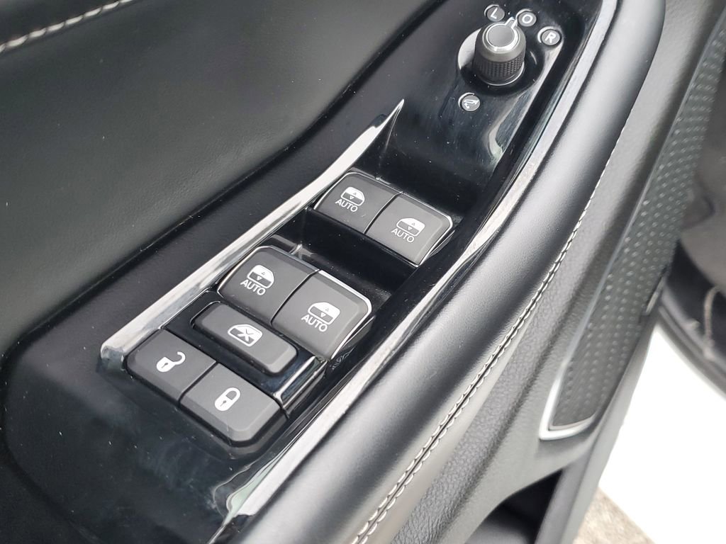 Used 2023 Jeep Grand Cherokee Overland image 23