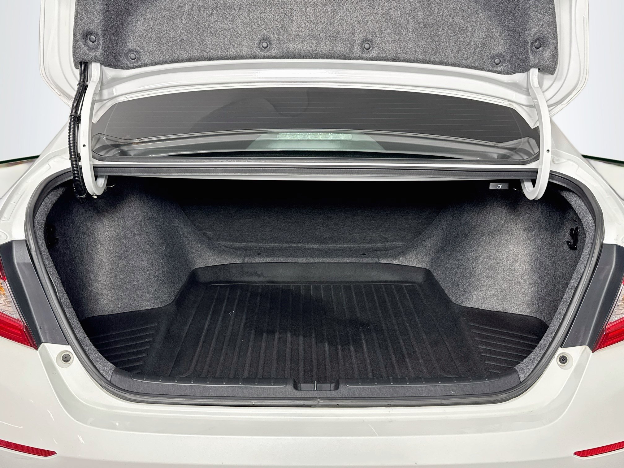 Certified 2018 Honda Accord LX image 23