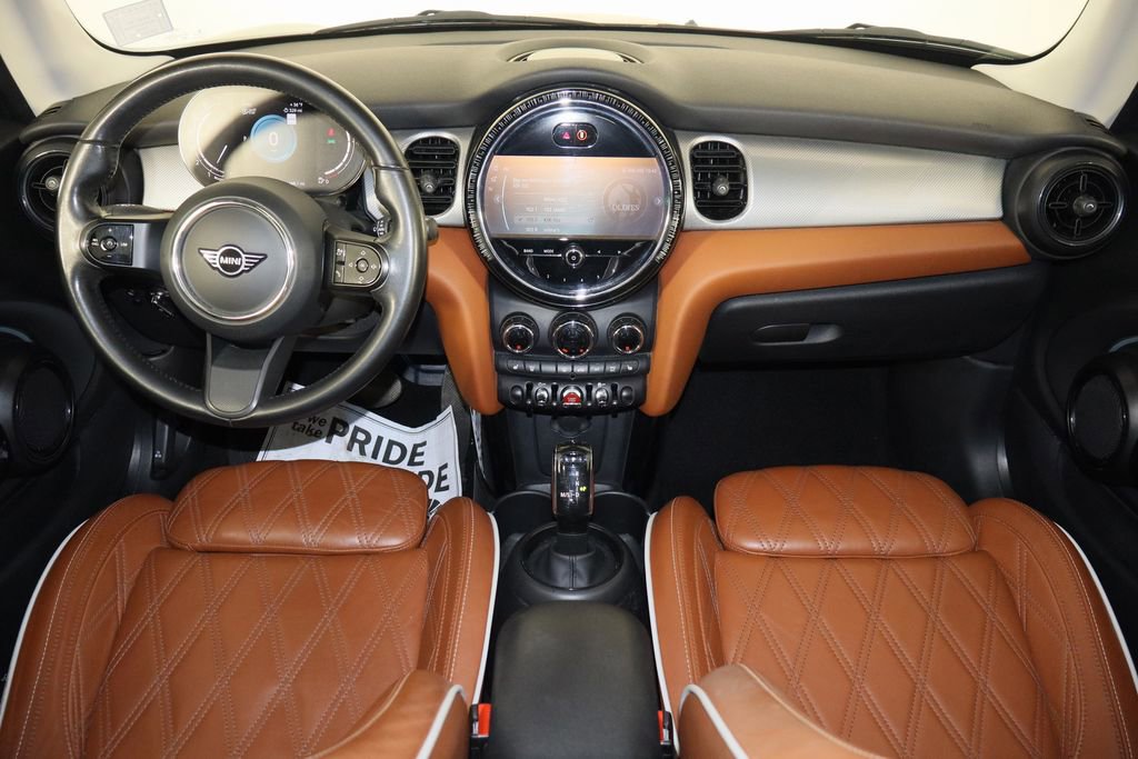 Used 2023 MINI Cooper 2-Door Hardtop w/ Signature Upholstery Package image 13