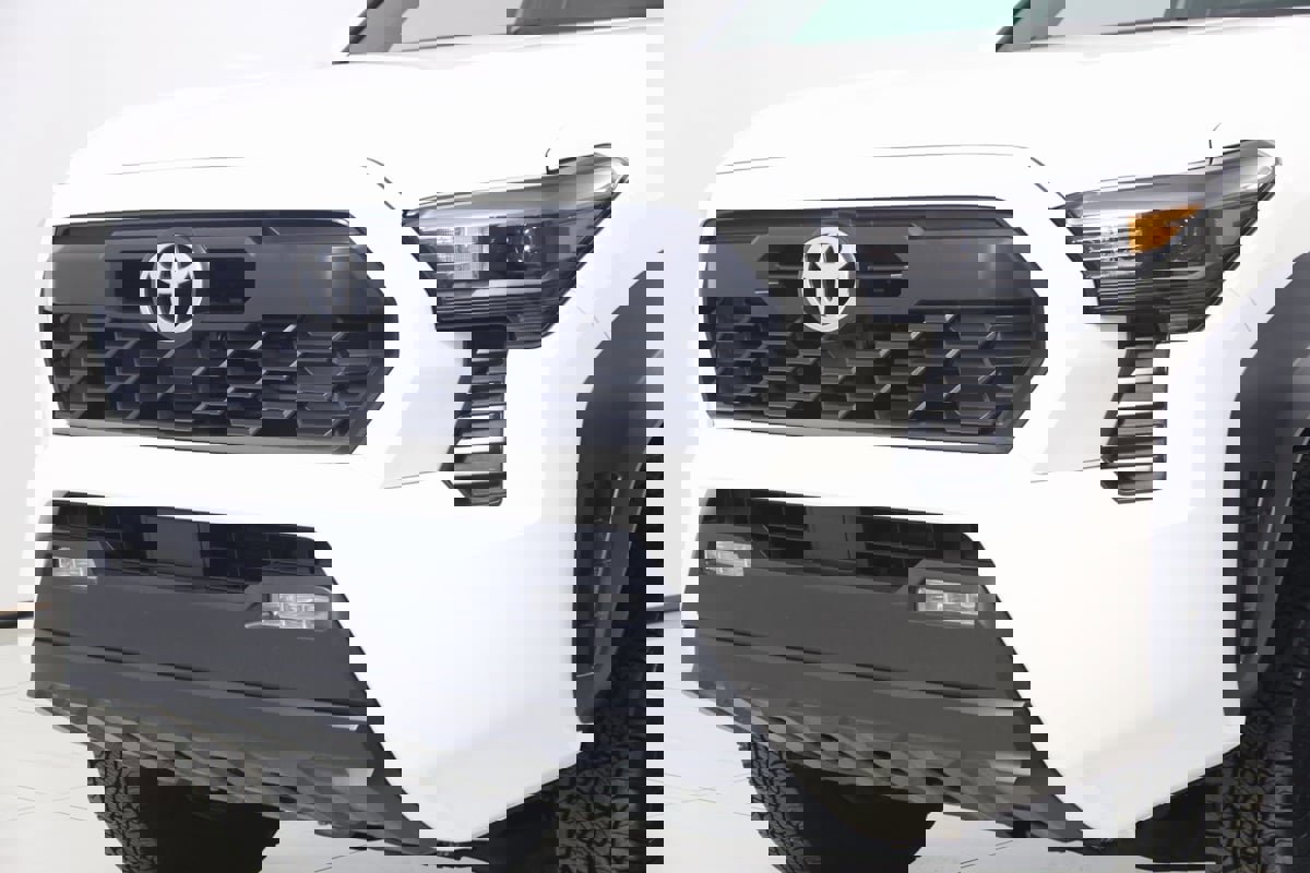 Used 2024 Toyota Tacoma TRD Off-Road image 48