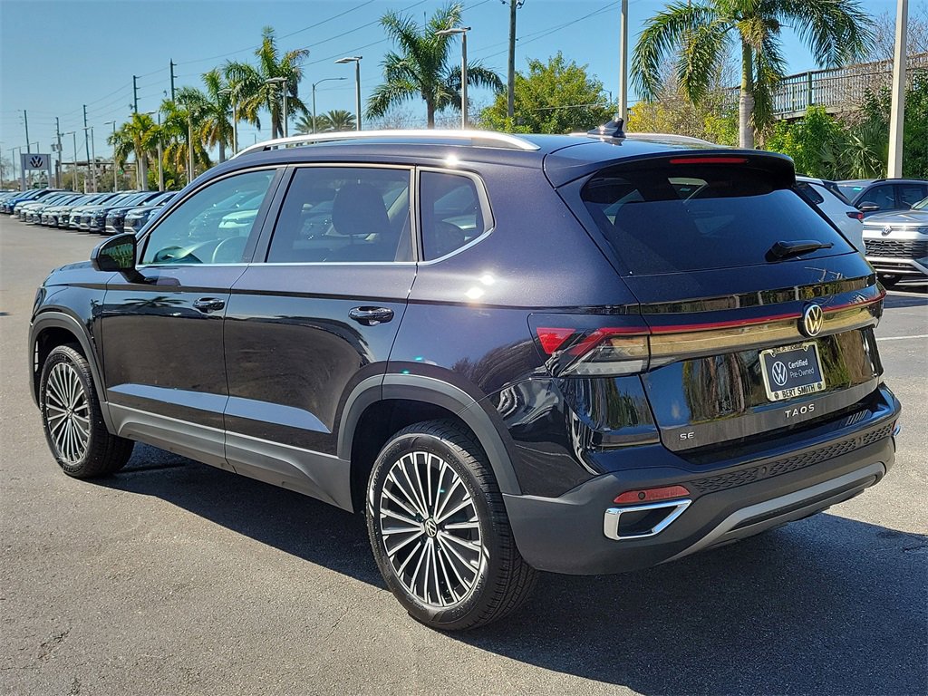 Certified 2025 Volkswagen Taos SE image 4