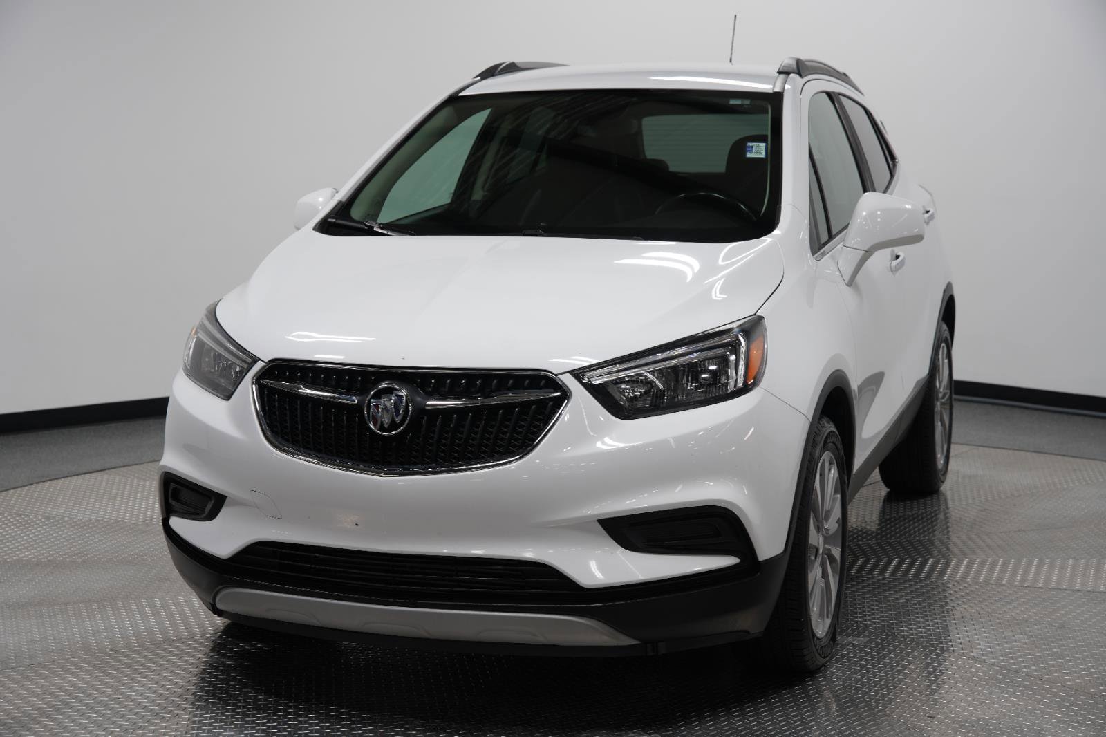 Used 2020 Buick Encore Preferred image 3