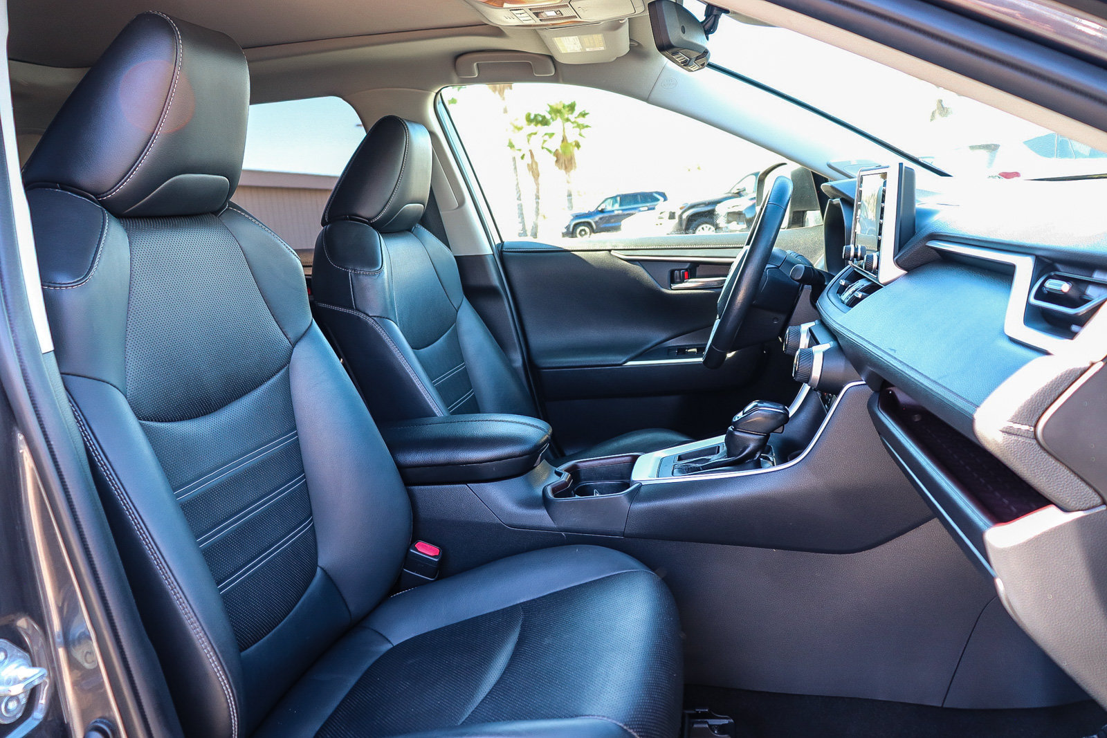 Certified 2020 Toyota RAV4 Limited FWD image 16