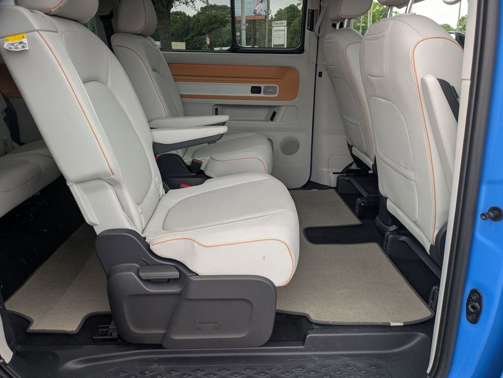 Used 2025 Volkswagen ID. Buzz 1st Edition AWD/4WD image 23