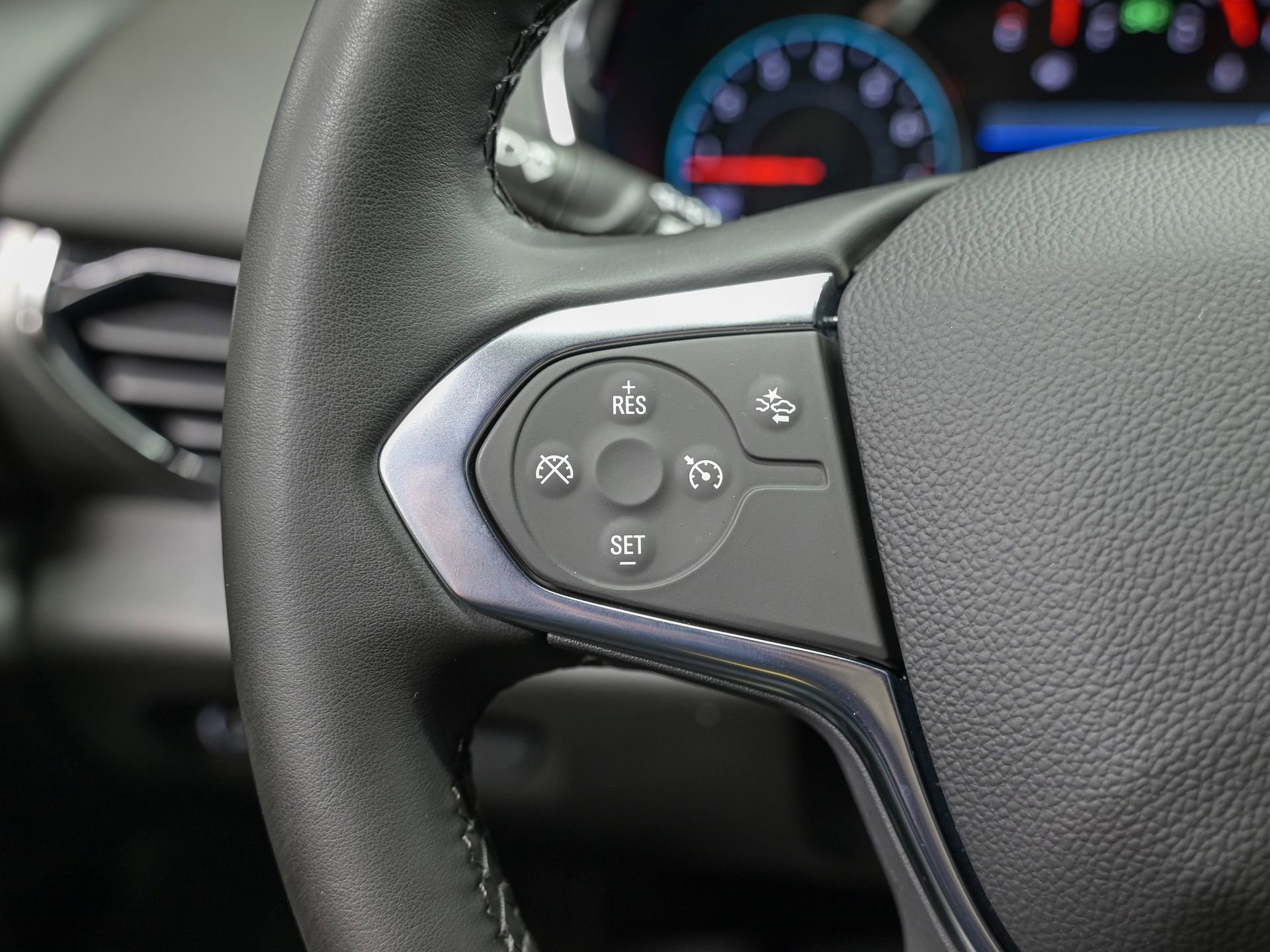 Used 2023 Chevrolet Traverse LT w/ LPO, Floor Liner Package image 19