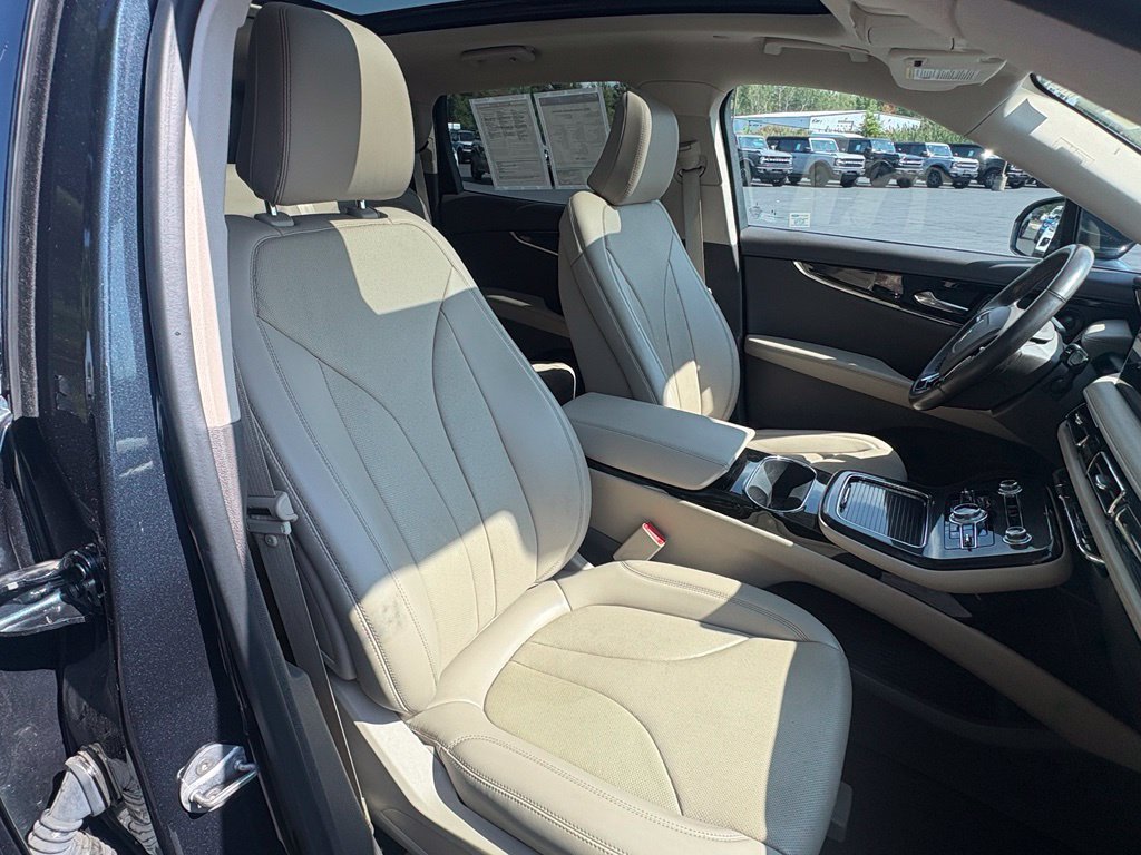 Used 2023 Lincoln Nautilus Reserve w/ Luxury Package AWD/4WD image 24