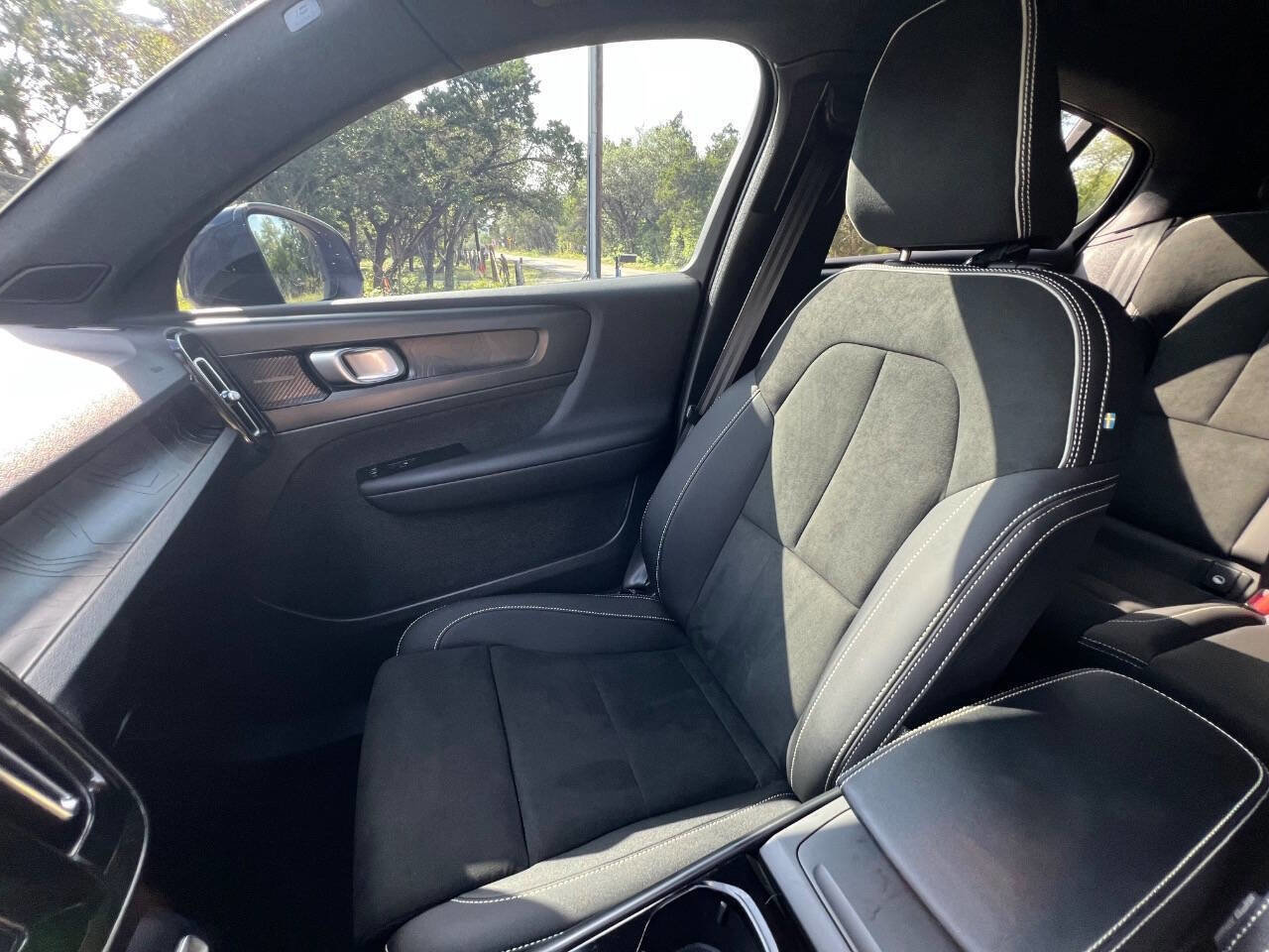 Used 2022 Volvo C40 P8 Recharge Ultimate AWD/4WD image 47