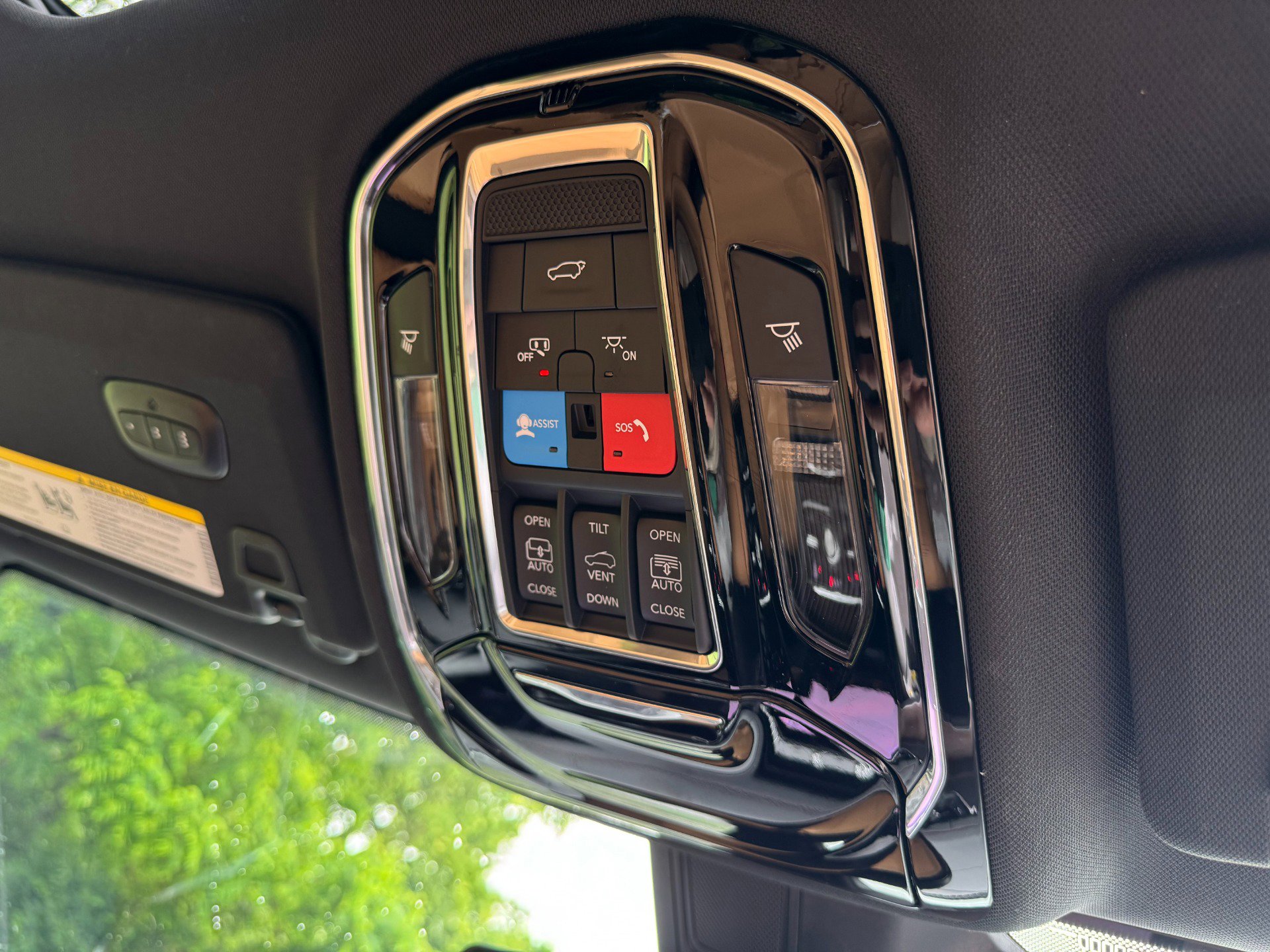 Used 2025 Jeep Grand Cherokee Summit AWD/4WD image 33