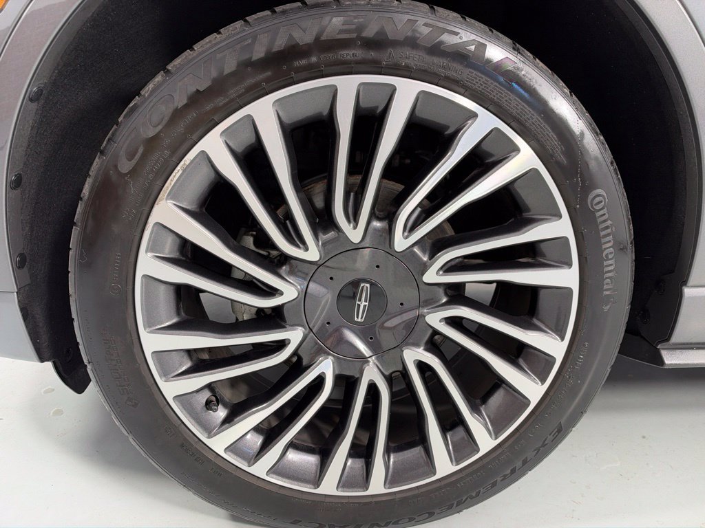 Used 2022 Lincoln Corsair AWD w/ Premium Package image 9