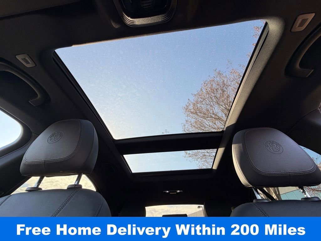 Used 2024 Alfa Romeo Stelvio Sprint image 29