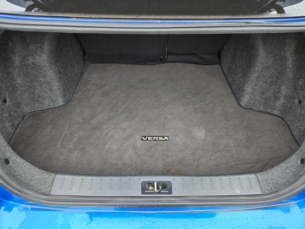 Used 2021 Nissan Versa SV FWD image 15