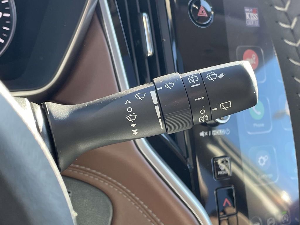 Used 2025 Subaru Outback Touring XT w/ Tech Package 2 image 13