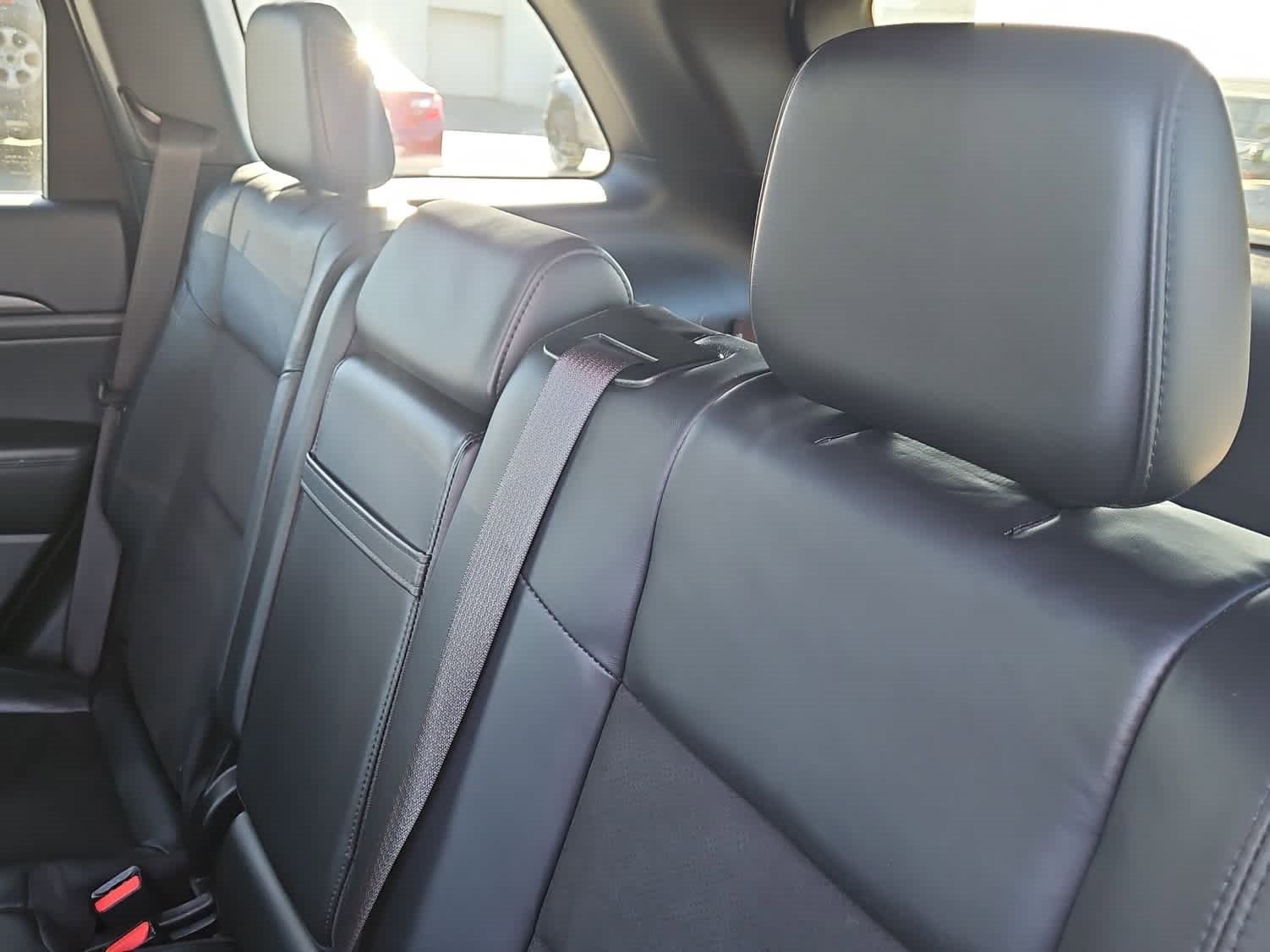 Used 2021 Jeep Grand Cherokee Laredo X image 12